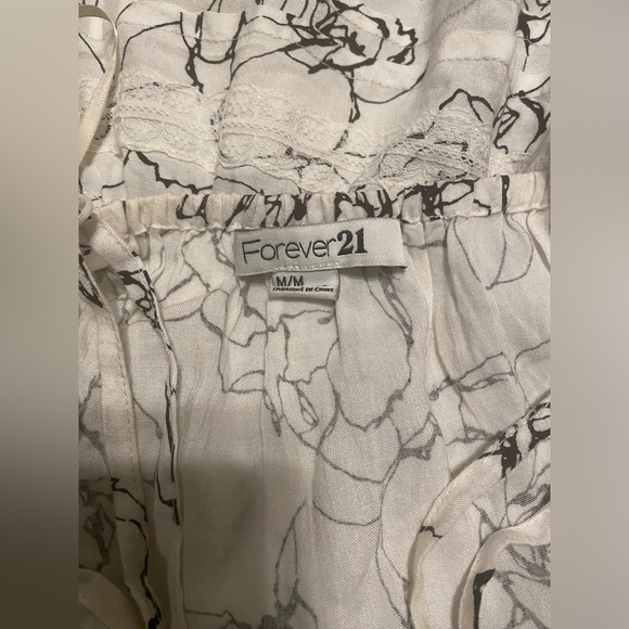 Women’s forever 21 shirt size medium - Picture 2 of 2